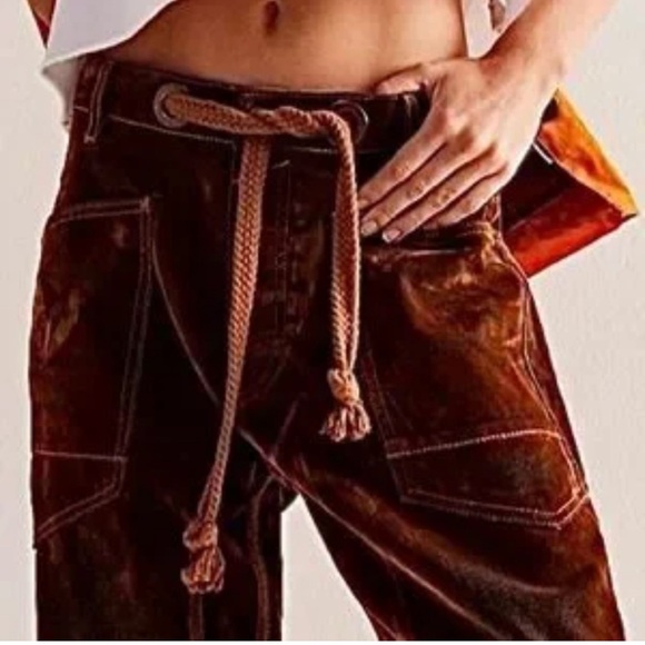 Free People "We The Free" Moxie flocked pull-on barrel jeans brown velvet - Picture 4 of 15